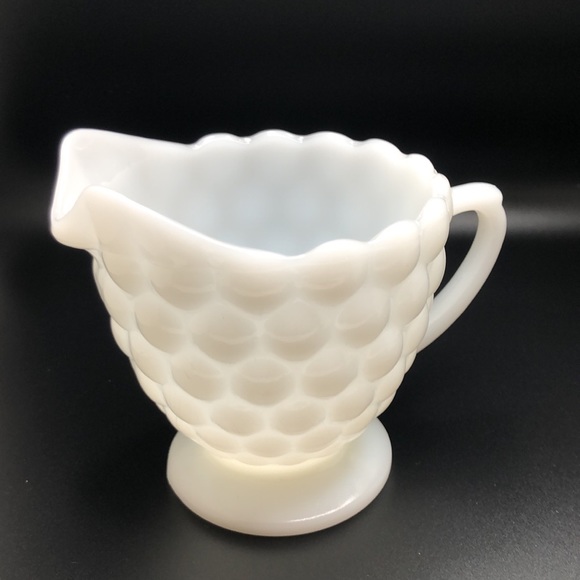 Vintage Anchor Hocking Milk Glass Bubble Pattern Footed Sugar And Creamer Set - Picture 2 of 8